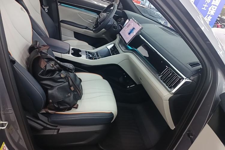 Used BYD Song PLUS New Energy 2024 HONOR Edition DM-i 110km Flagship Model Right Front Seat