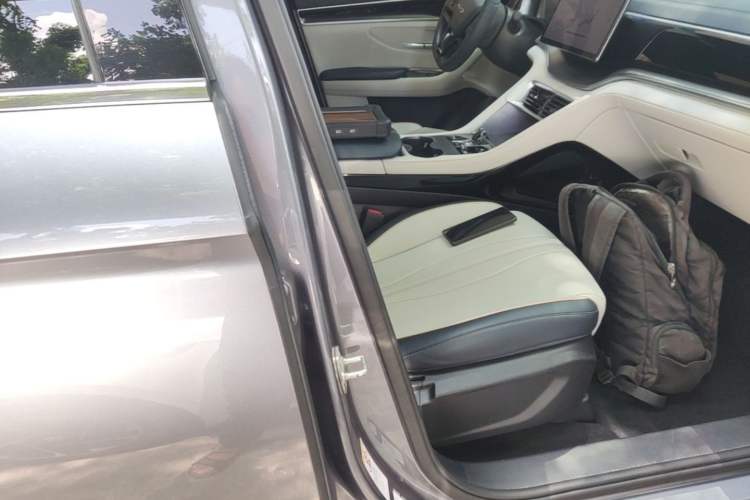 Used BYD Song PLUS New Energy 2024 Honor Edition EV 520km Luxury Model Right Front Seat