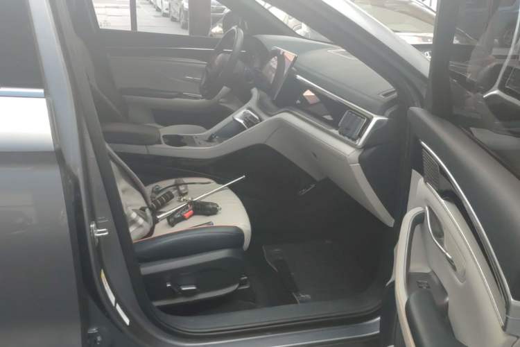 Used BYD Song PLUS New Energy 2024 Honor Edition EV 520km Premium Model Right Front Seat