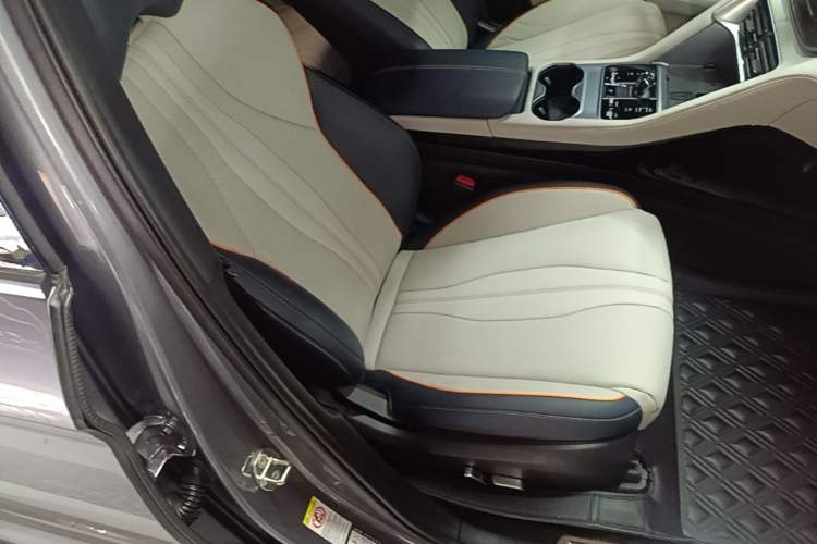 Used BYD Song PLUS New Energy 2024 HONOR Edition DM-i 150km Flagship PLUS Right Front Seat