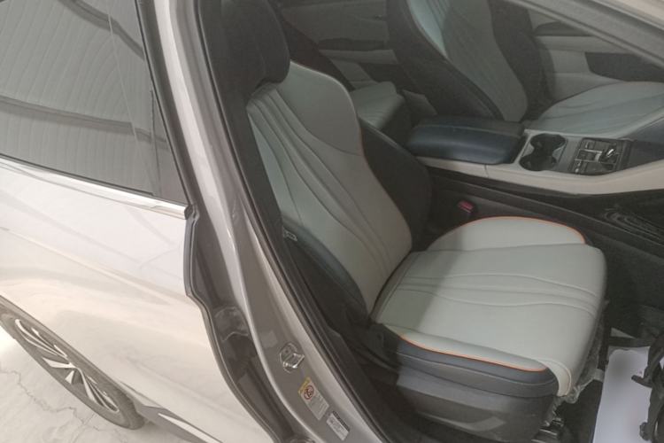 Used BYD Song PLUS New Energy 2024 Honor Edition EV 520km Luxury Model Right Front Seat