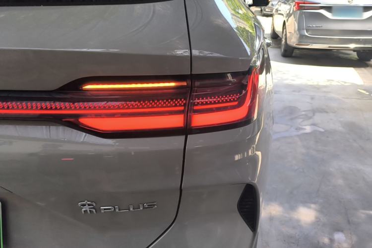 Used BYD Song PLUS New Energy 2024 Honor Edition EV 520km Premium Model Right Rear Taillight