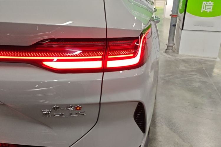 Used BYD Song PLUS New Energy 2024 HONOR Edition DM-i 110km Flagship PLUS Right Rear Taillight