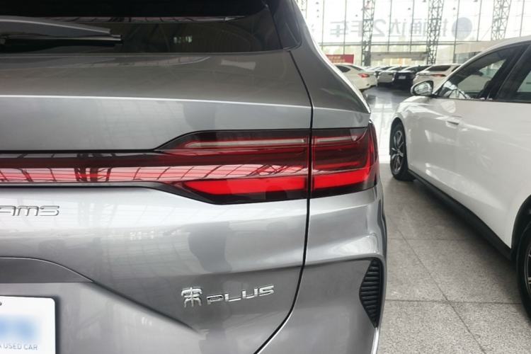 Used BYD Song PLUS New Energy 2024 HONOR Edition DM-i 150km Flagship PLUS Right Rear Taillight