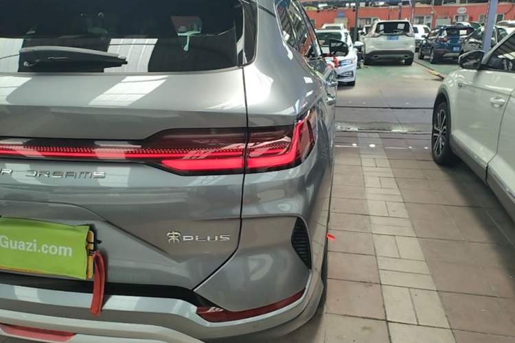 Used BYD Song PLUS New Energy 2024 HONOR Edition DM-i 110km Flagship Model Right Rear Taillight
