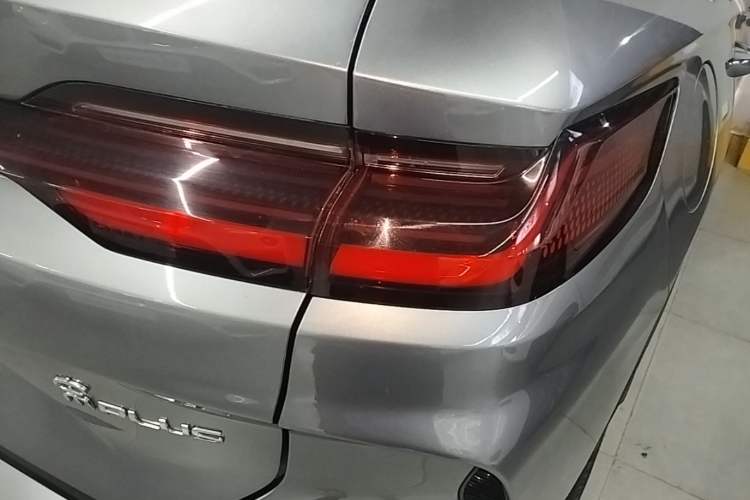 Used BYD Song PLUS New Energy 2024 HONOR Edition DM-i 110km Flagship PLUS Right Rear Taillight