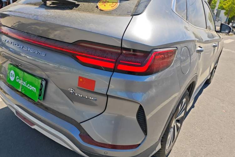 Used BYD Song PLUS New Energy 2024 HONOR Edition DM-i 110km Flagship Model Right Rear Taillight