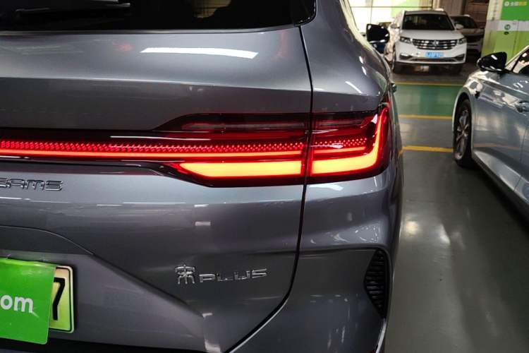Used BYD Song PLUS New Energy 2024 HONOR Edition DM-i 71km Luxury Model Right Rear Taillight