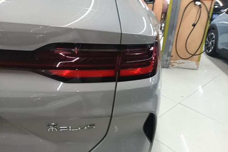Used BYD Song PLUS New Energy 2024 Honor Edition EV 520km Flagship Model Right Rear Taillight