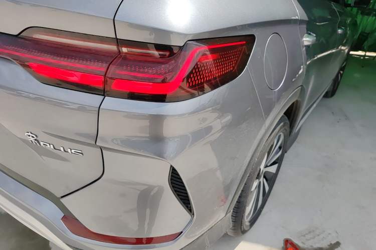 Used BYD Song PLUS New Energy 2024 HONOR Edition DM-i 110km Flagship Model Right Rear Taillight