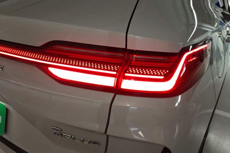 Used BYD Song PLUS New Energy 2024 HONOR Edition DM-i 150km Flagship PLUS Right Rear Taillight