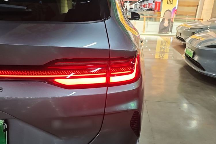 Used BYD Song PLUS New Energy 2024 HONOR Edition DM-i 110km Flagship Model Right Rear Taillight