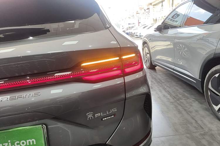 Used BYD Song PLUS New Energy 2024 HONOR Edition DM-i 110km Flagship Model Right Rear Taillight