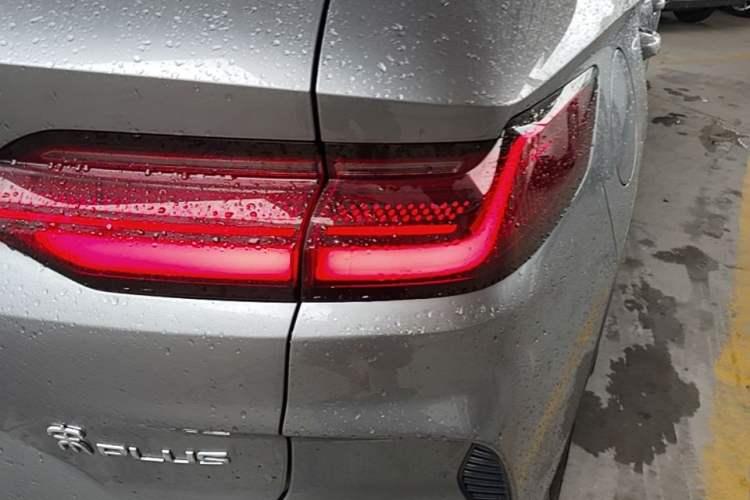Used BYD Song PLUS New Energy 2024 Honor Edition EV 520km Flagship Model Right Rear Taillight