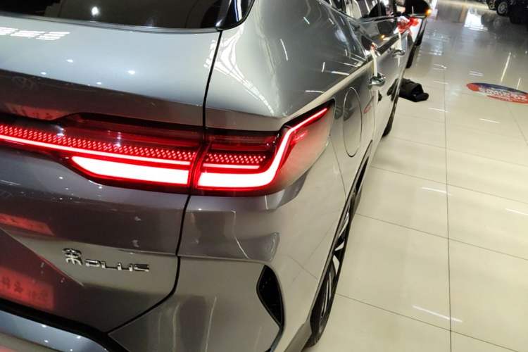 Used BYD Song PLUS New Energy 2024 HONOR Edition DM-i 110km Flagship PLUS Right Rear Taillight