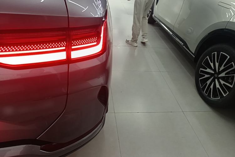 Used BYD Song PLUS New Energy 2024 HONOR Edition DM-i 110km Flagship Model Right Rear Taillight