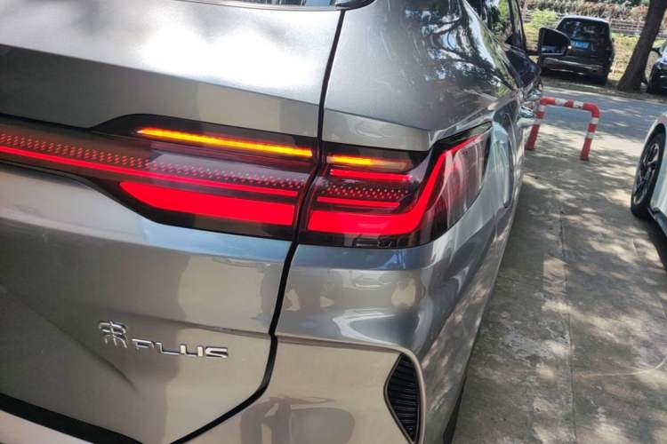 Used BYD Song PLUS New Energy 2024 Honor Edition EV 520km Luxury Model Right Rear Taillight