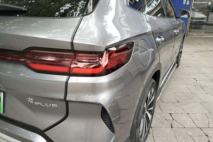 Used BYD Song PLUS New Energy 2024 Honor Edition EV 520km Luxury Model Right Rear Taillight