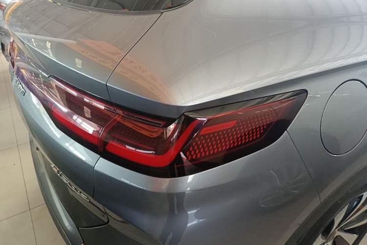 Used BYD Song PLUS New Energy 2024 HONOR Edition DM-i 71km Luxury Model Right Rear Taillight