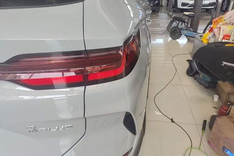Used BYD Song PLUS New Energy 2024 HONOR Edition DM-i 110km Flagship Model Right Rear Taillight