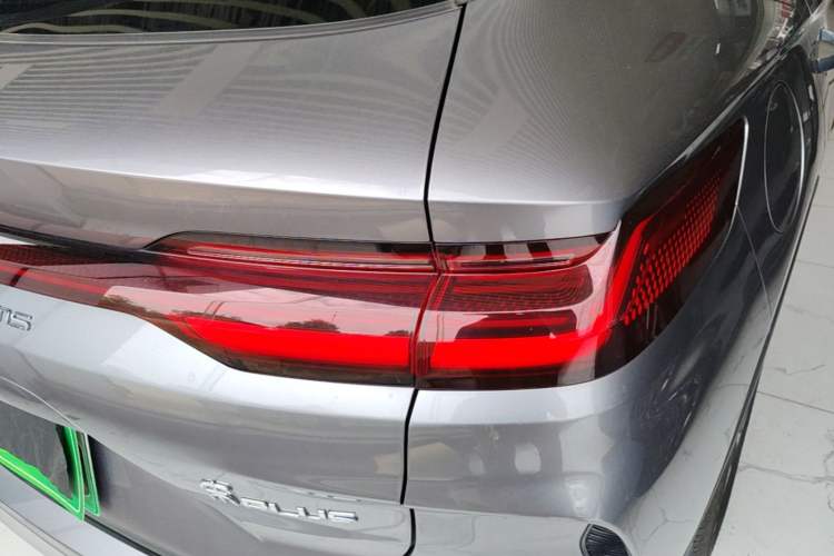 Used BYD Song PLUS New Energy 2024 HONOR Edition DM-i 110km Flagship PLUS Right Rear Taillight