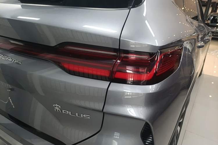 Used BYD Song PLUS New Energy 2024 HONOR Edition DM-i 110km Flagship PLUS Right Rear Taillight