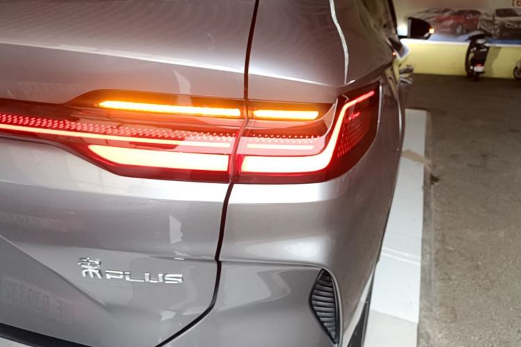 Used BYD Song PLUS New Energy 2024 HONOR Edition DM-i 110km Flagship Model Right Rear Taillight