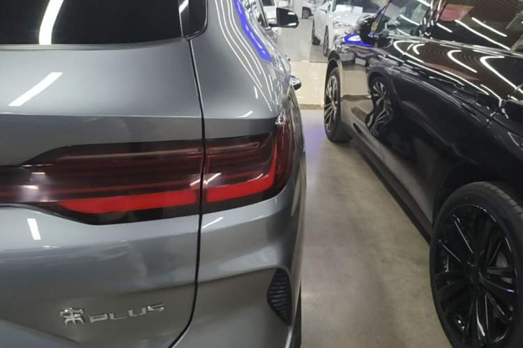 Used BYD Song PLUS New Energy 2024 HONOR Edition DM-i 110km Flagship Model Right Rear Taillight