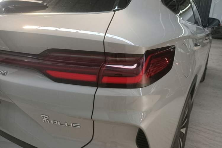 Used BYD Song PLUS New Energy 2024 Honor Edition EV 520km Luxury Model Right Rear Taillight