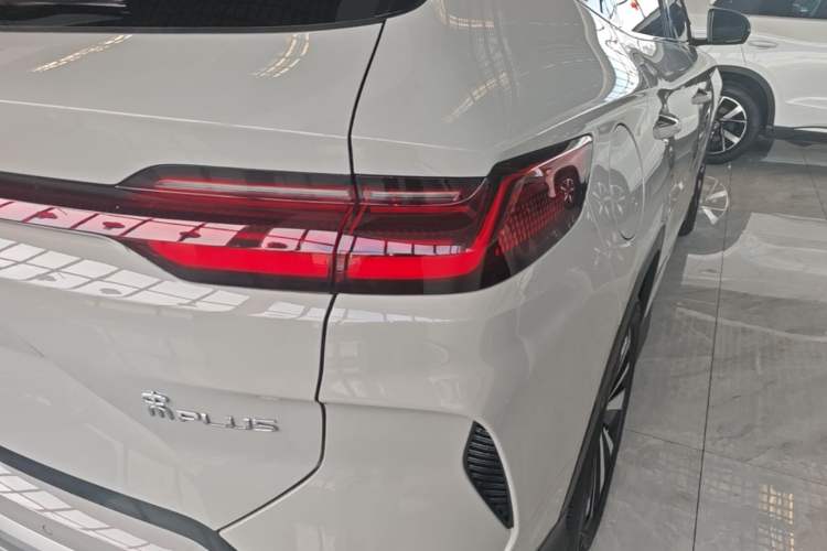 Used BYD Song PLUS New Energy 2024 HONOR Edition DM-i 71km Luxury Model Right Rear Taillight