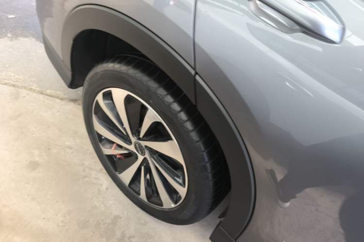 Used BYD Song PLUS New Energy 2024 HONOR Edition DM-i 110km Flagship Model Right Rear Wheel Hub
