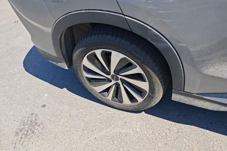 Used BYD Song PLUS New Energy 2024 HONOR Edition DM-i 110km Flagship Model Right Rear Wheel Hub