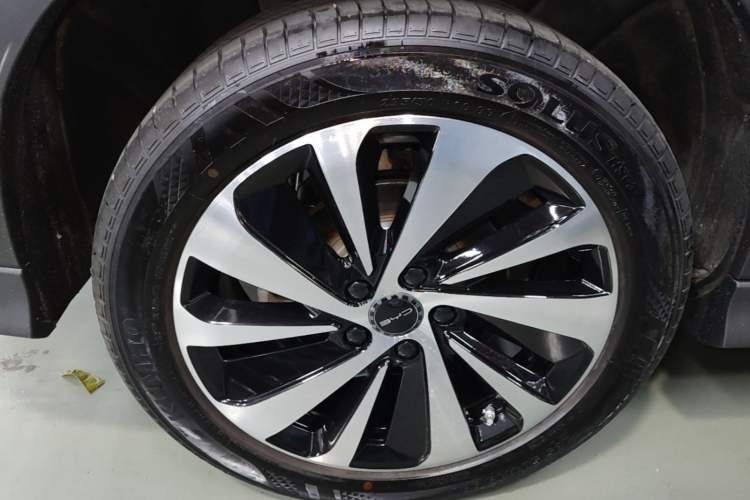 Used BYD Song PLUS New Energy 2024 HONOR Edition DM-i 71km Luxury Model Right Rear Wheel Hub
