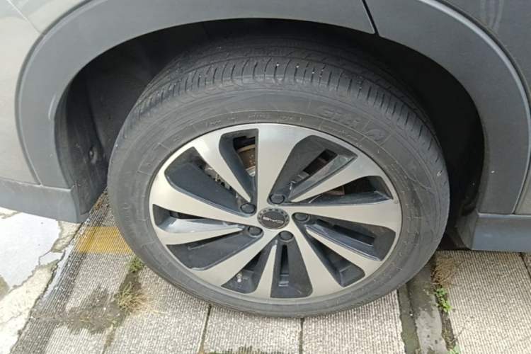 Used BYD Song PLUS New Energy 2024 Honor Edition EV 520km Premium Model Right Rear Wheel Hub