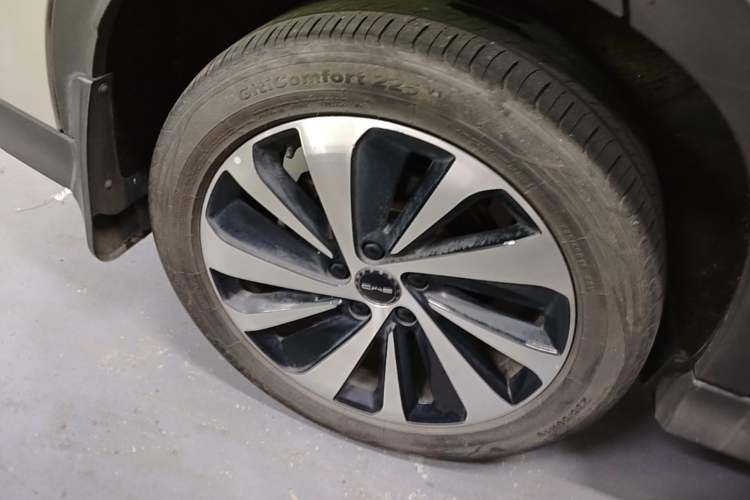 Used BYD Song PLUS New Energy 2024 Honor Edition EV 520km Luxury Model Right Rear Wheel Hub