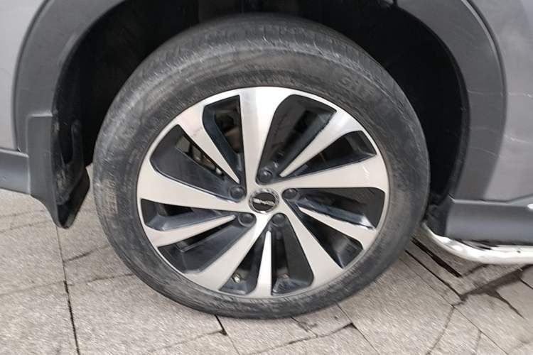 Used BYD Song PLUS New Energy 2024 Honor Edition EV 520km Luxury Model Right Rear Wheel Hub