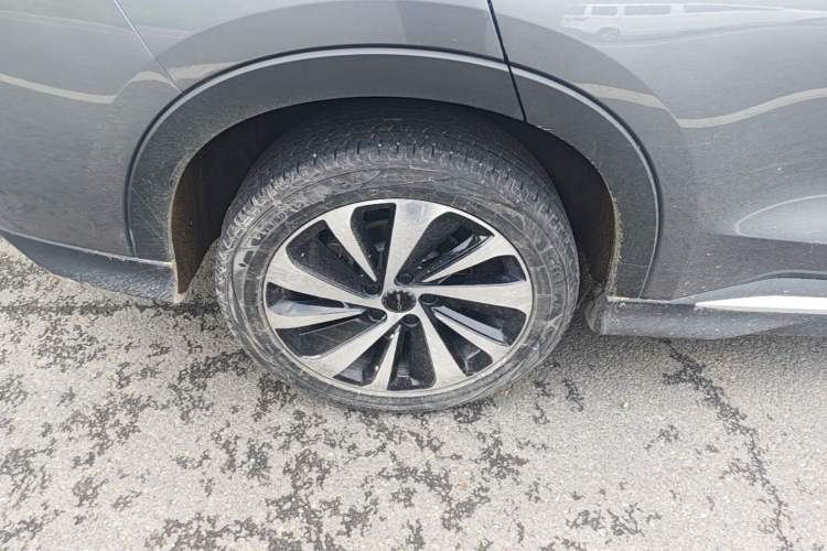 Used BYD Song PLUS New Energy 2024 HONOR Edition DM-i 150km Flagship PLUS Right Rear Wheel Hub