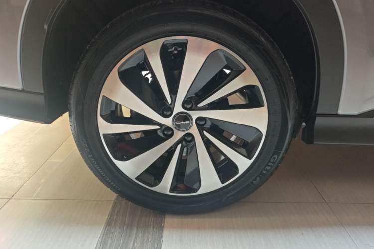Used BYD Song PLUS New Energy 2024 HONOR Edition DM-i 150km Flagship PLUS Right Rear Wheel Hub