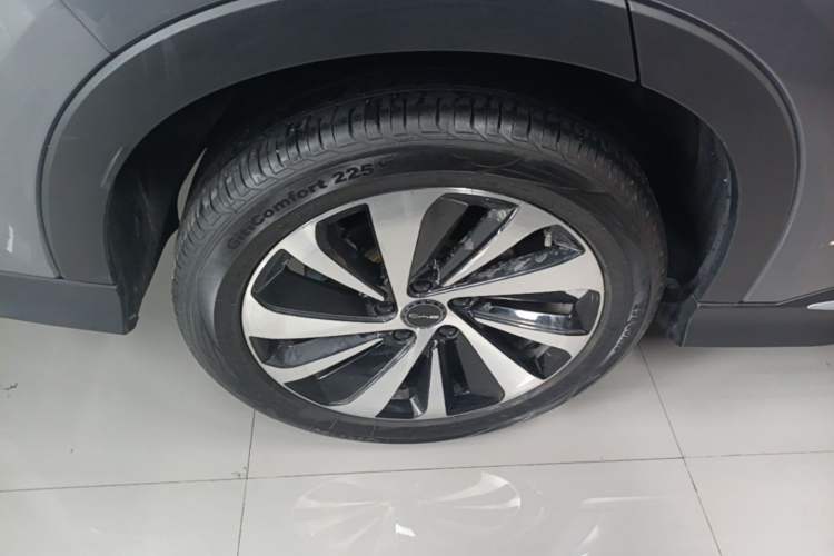 Used BYD Song PLUS New Energy 2024 HONOR Edition DM-i 110km Flagship PLUS Right Rear Wheel Hub
