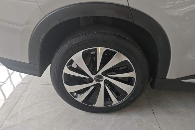 Used BYD Song PLUS New Energy 2024 HONOR Edition DM-i 71km Luxury Model Right Rear Wheel Hub