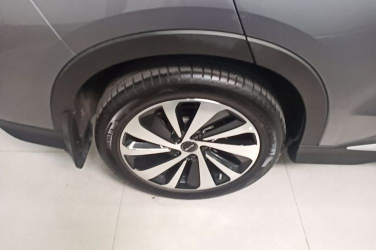 Used BYD Song PLUS New Energy 2024 HONOR Edition DM-i 110km Flagship Model Right Rear Wheel Hub