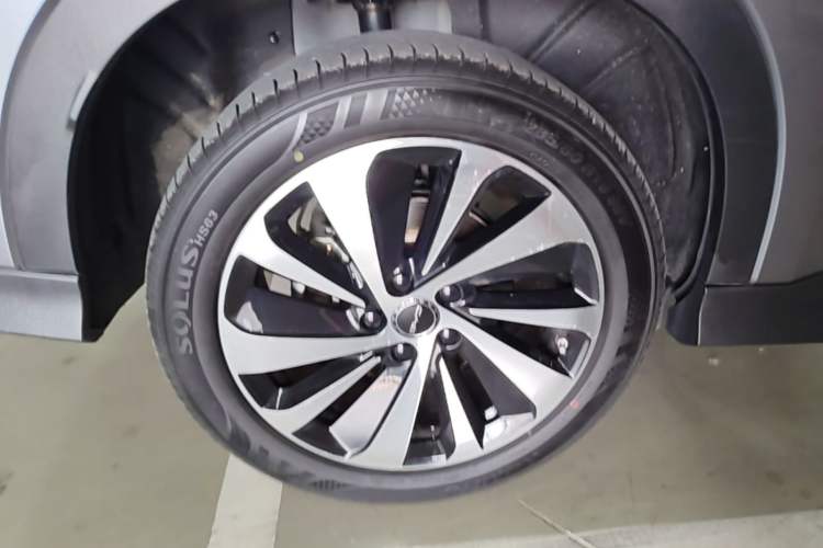 Used BYD Song PLUS New Energy 2024 HONOR Edition DM-i 110km Flagship PLUS Right Rear Wheel Hub