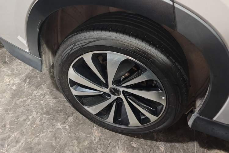 Used BYD Song PLUS New Energy 2024 HONOR Edition DM-i 71km Luxury Model Right Rear Wheel Hub