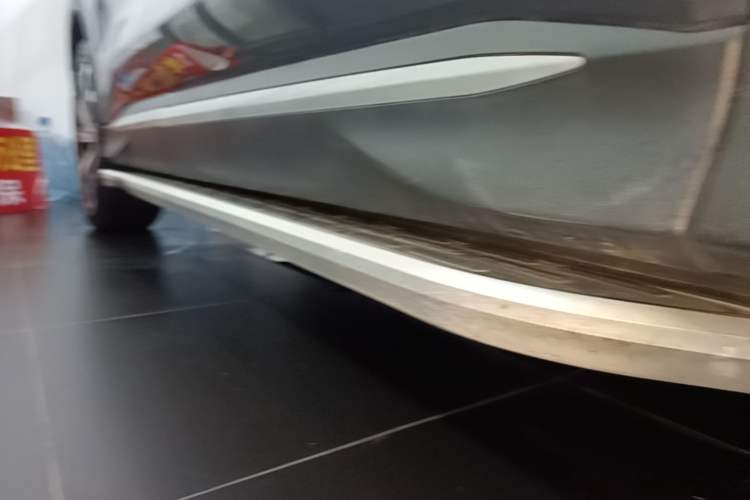 Used BYD Song PLUS New Energy 2024 HONOR Edition DM-i 110km Flagship PLUS Right Side Sill