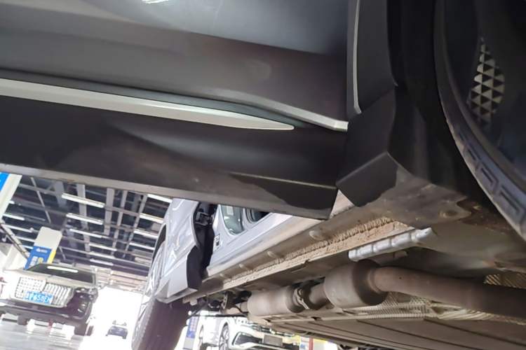 Used BYD Song PLUS New Energy 2024 HONOR Edition DM-i 110km Flagship PLUS Right Side Sill