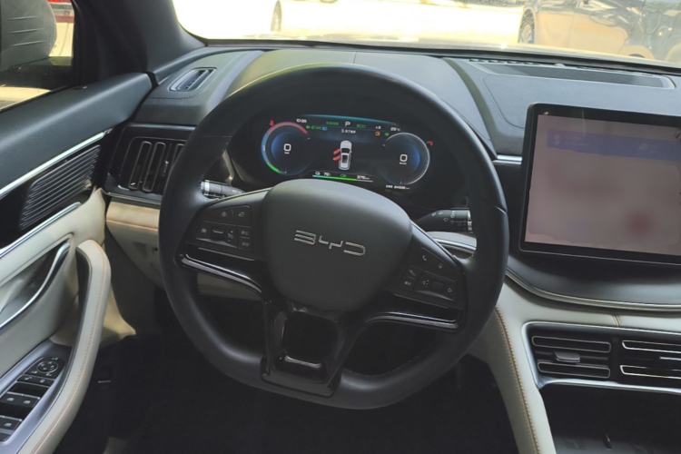 Used BYD Song PLUS New Energy 2024 Honor Edition EV 520km Premium Model Steering Wheel