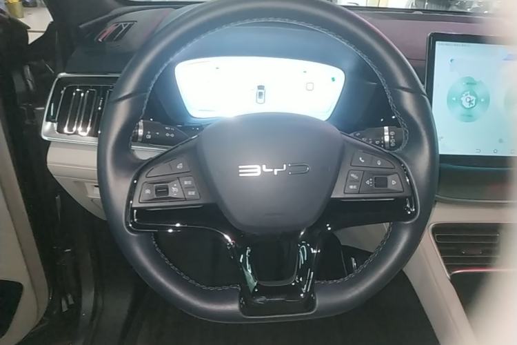 Used BYD Song PLUS New Energy 2024 HONOR Edition DM-i 71km Luxury Model Steering Wheel