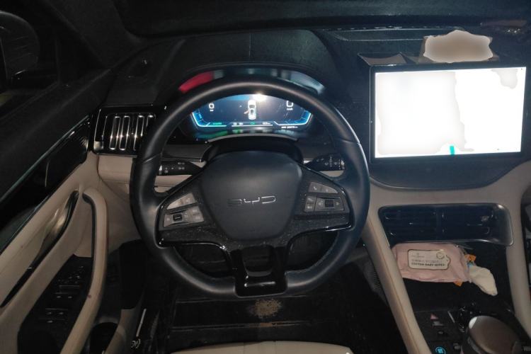 Used BYD Song PLUS New Energy 2024 Honor Edition EV 520km Premium Model Steering Wheel