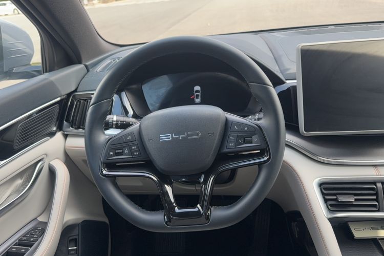 Used BYD Song PLUS New Energy 2024 HONOR Edition DM-i 71km Luxury Model Steering Wheel