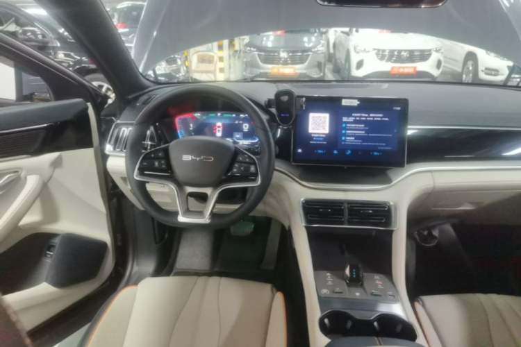 Used BYD Song PLUS New Energy 2024 Honor Edition EV 520km Flagship Model Steering Wheel